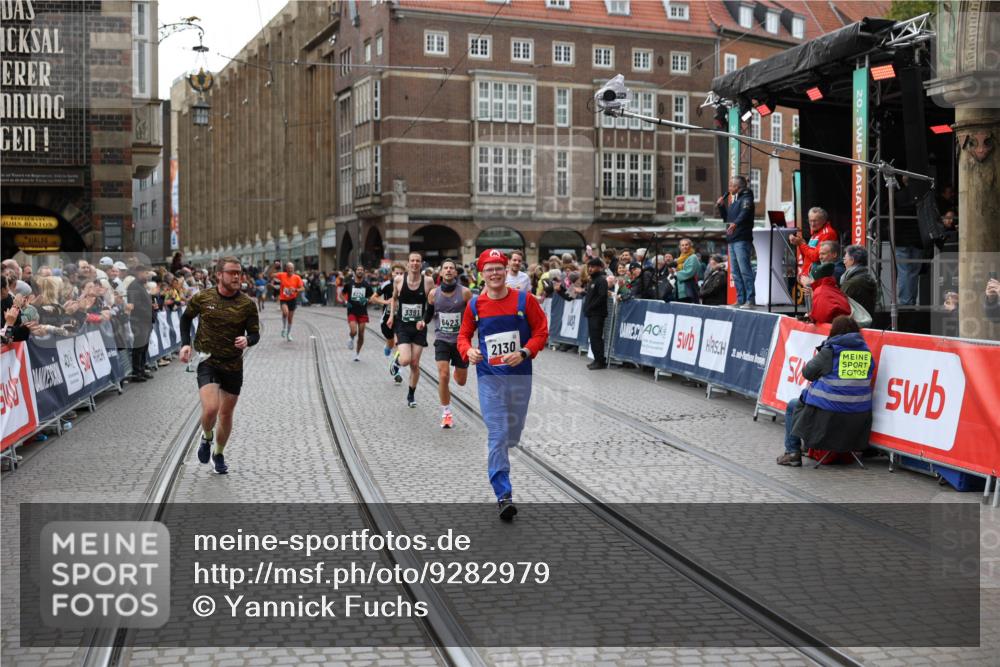 05.10.2025 - 20. swb-Marathon Bremen Yannick Fuchs http://msf.ph/oto/9282979 05.10.2025 12:59:18 Ziel 2130, 2385, 4158, 4664, 8053 meine-sportfotos.de
