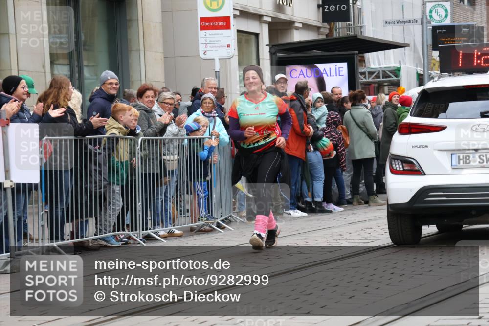 05.10.2025 - 20. swb-Marathon Bremen Strokosch-Dieckow http://msf.ph/oto/9282999 05.10.2025 11:23:26 Ziel 10774, 10774 meine-sportfotos.de