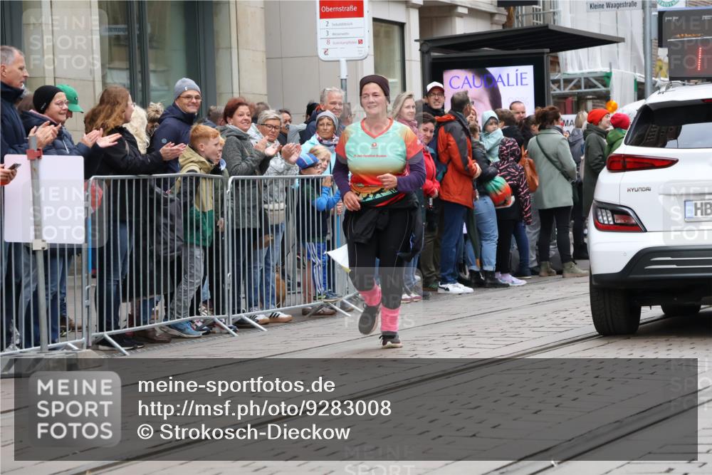 05.10.2025 - 20. swb-Marathon Bremen Strokosch-Dieckow http://msf.ph/oto/9283008 05.10.2025 11:23:26 Ziel 10774, 10774 meine-sportfotos.de