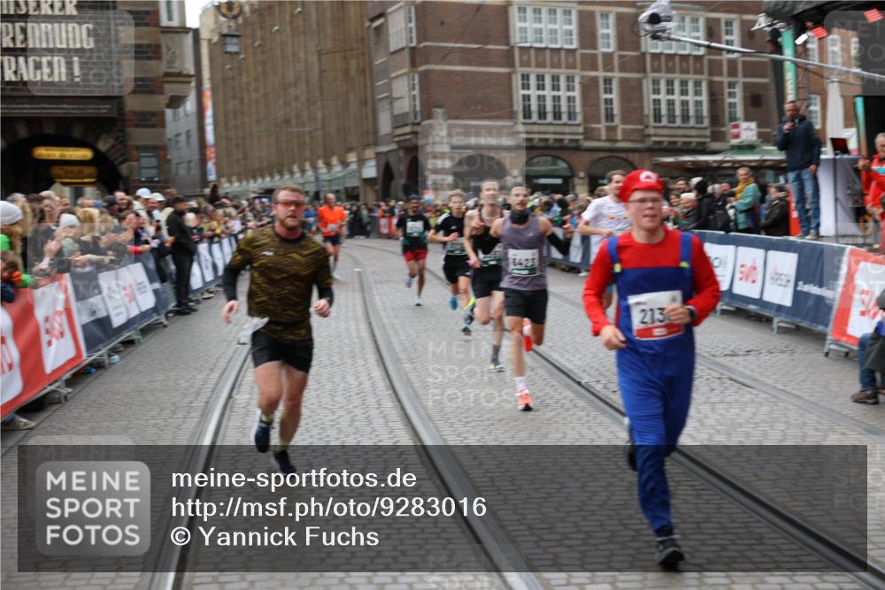 05.10.2025 - 20. swb-Marathon Bremen Yannick Fuchs http://msf.ph/oto/9283016 05.10.2025 12:59:19 Ziel 2130, 2385, 4158, 4664, 5908, 6423 meine-sportfotos.de