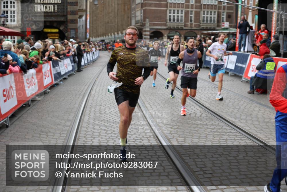 05.10.2025 - 20. swb-Marathon Bremen Yannick Fuchs http://msf.ph/oto/9283067 05.10.2025 12:59:20 Ziel 2130, 2385, 3219, 3391, 4158, 5908, 6423 meine-sportfotos.de