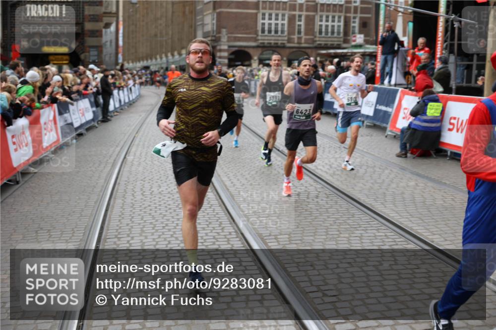 05.10.2025 - 20. swb-Marathon Bremen Yannick Fuchs http://msf.ph/oto/9283081 05.10.2025 12:59:20 Ziel 2130, 2385, 3219, 3391, 4158, 5908, 6423 meine-sportfotos.de