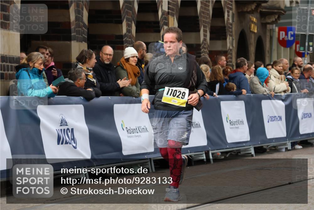 05.10.2025 - 20. swb-Marathon Bremen Strokosch-Dieckow http://msf.ph/oto/9283133 05.10.2025 11:16:20 Ziel 7110, 10023, 10083, 10379, 10450, 11029, 11247, 11358 meine-sportfotos.de