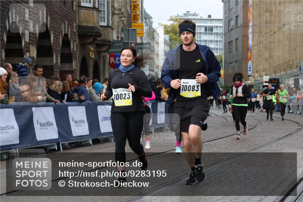 05.10.2025 - 20. swb-Marathon Bremen Strokosch-Dieckow http://msf.ph/oto/9283195 05.10.2025 11:16:22 Ziel 10023, 10083, 10379, 10450, 11029, 11358, 11404 meine-sportfotos.de