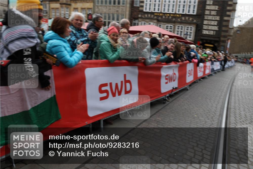 05.10.2025 - 20. swb-Marathon Bremen Yannick Fuchs http://msf.ph/oto/9283216 05.10.2025 12:59:21 Ziel 2130, 2385, 3219, 3391, 4158, 5908, 6224, 6423 meine-sportfotos.de