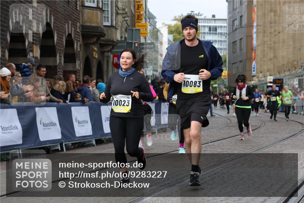 05.10.2025 - 20. swb-Marathon Bremen Strokosch-Dieckow http://msf.ph/oto/9283227 05.10.2025 11:16:22 Ziel 10023, 10083, 10379, 10450, 11029, 11358, 11404 meine-sportfotos.de
