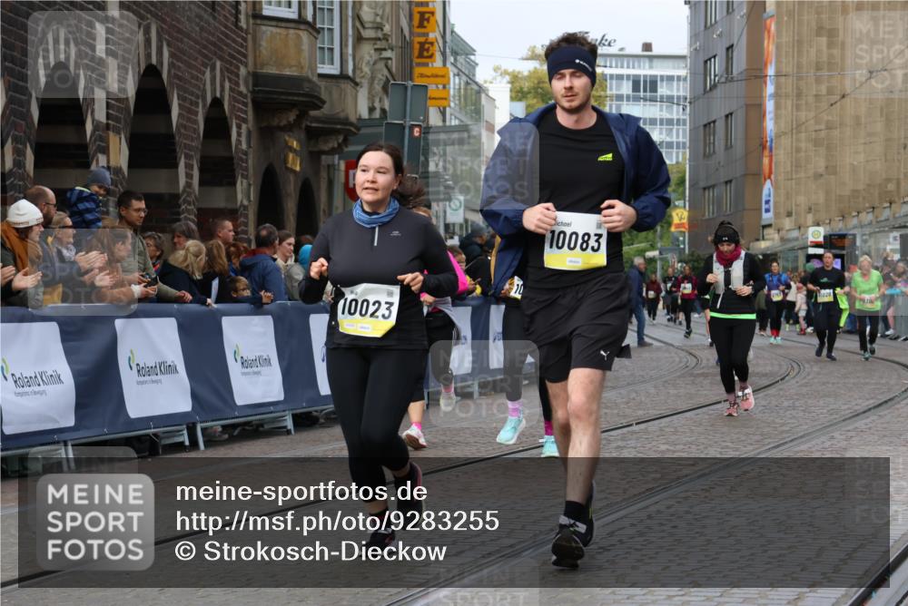 05.10.2025 - 20. swb-Marathon Bremen Strokosch-Dieckow http://msf.ph/oto/9283255 05.10.2025 11:16:22 Ziel 10023, 10083, 10379, 10450, 11029, 11358, 11404 meine-sportfotos.de