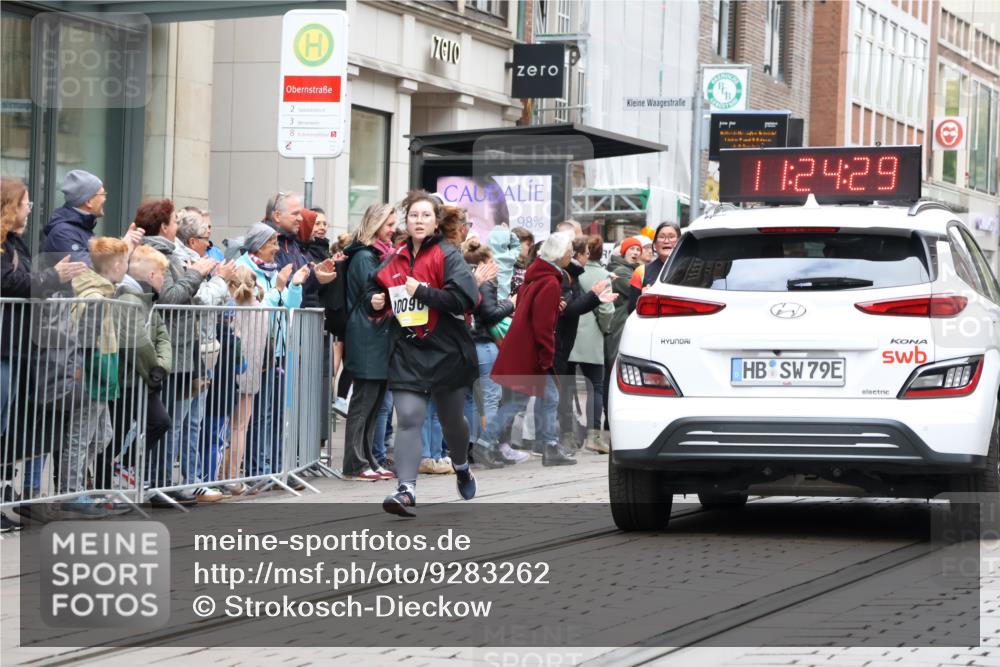 05.10.2025 - 20. swb-Marathon Bremen Strokosch-Dieckow http://msf.ph/oto/9283262 05.10.2025 11:24:28 Ziel 10096, 10096 meine-sportfotos.de