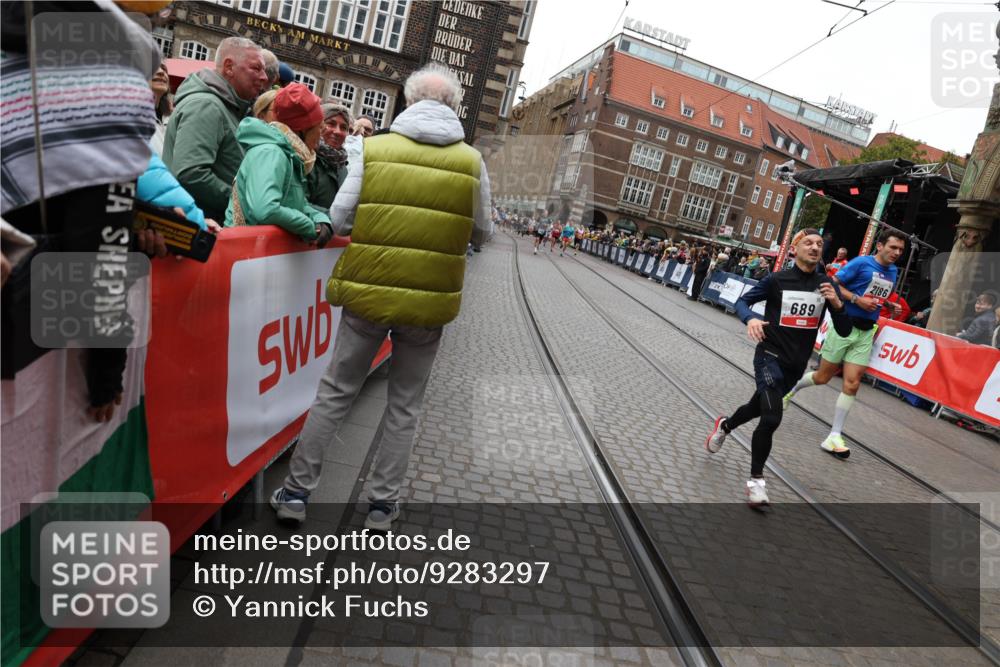 05.10.2025 - 20. swb-Marathon Bremen Yannick Fuchs http://msf.ph/oto/9283297 05.10.2025 13:00:09 Ziel 40, 689, 2186, 8351 meine-sportfotos.de