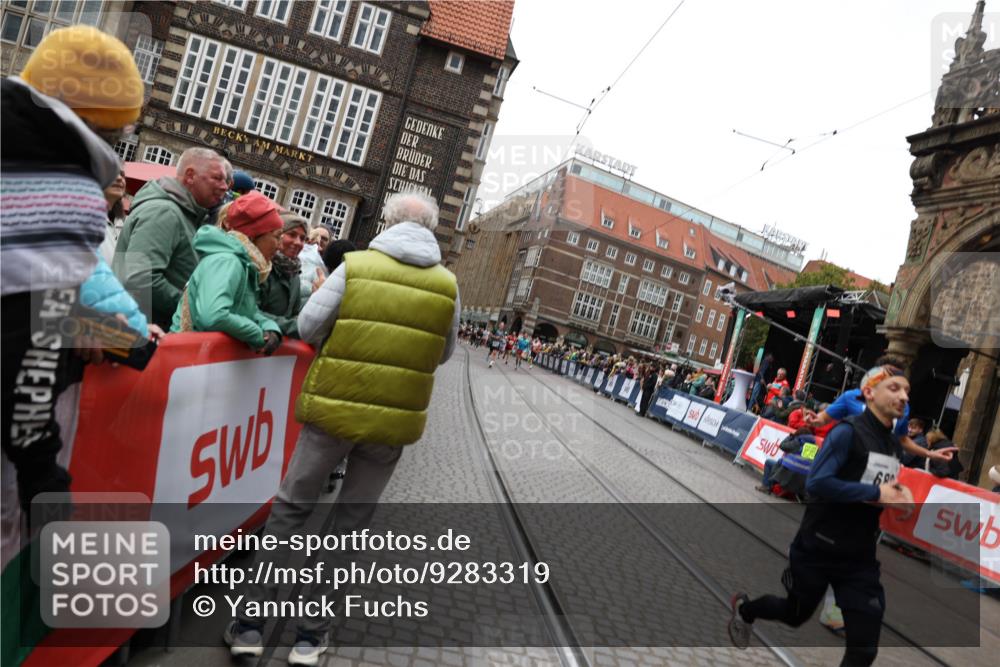 05.10.2025 - 20. swb-Marathon Bremen Yannick Fuchs http://msf.ph/oto/9283319 05.10.2025 13:00:09 Ziel 40, 689, 2186, 8351 meine-sportfotos.de