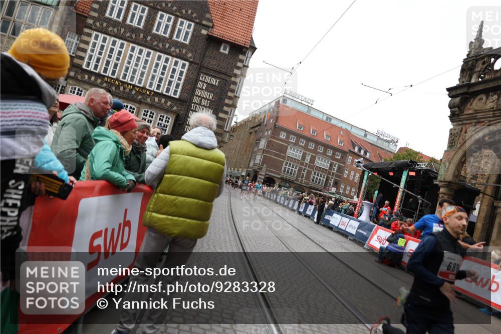 05.10.2025 - 20. swb-Marathon Bremen Yannick Fuchs http://msf.ph/oto/9283328 05.10.2025 13:00:10 Ziel 40, 689, 2186, 8351 meine-sportfotos.de