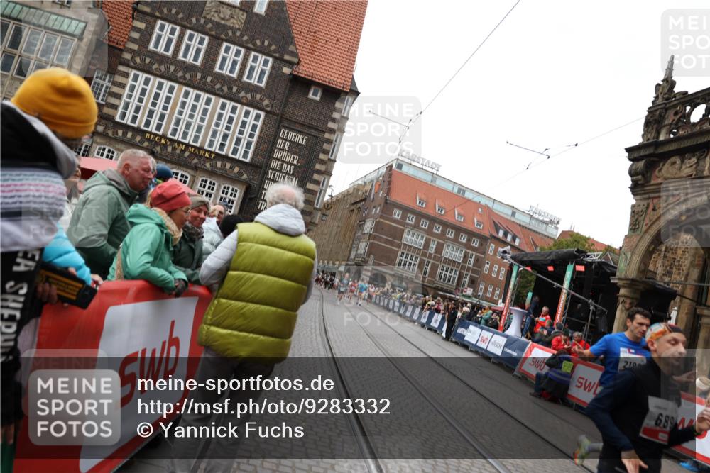 05.10.2025 - 20. swb-Marathon Bremen Yannick Fuchs http://msf.ph/oto/9283332 05.10.2025 13:00:10 Ziel 40, 689, 2186, 8351 meine-sportfotos.de
