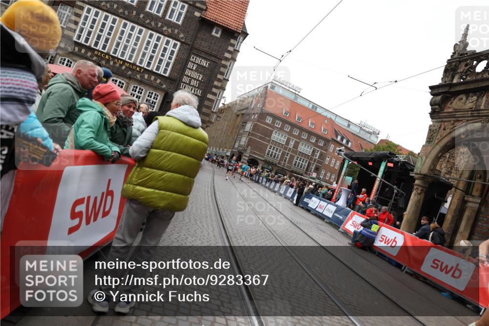 05.10.2025 - 20. swb-Marathon Bremen Yannick Fuchs http://msf.ph/oto/9283367 05.10.2025 13:00:10 Ziel 40, 689, 2186, 8351 meine-sportfotos.de