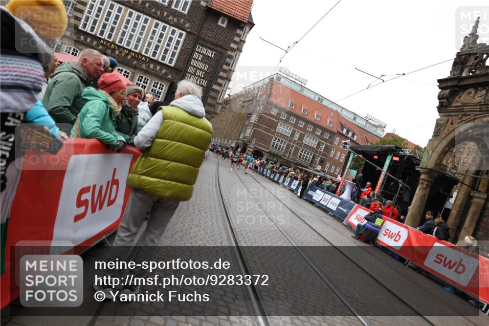 05.10.2025 - 20. swb-Marathon Bremen Yannick Fuchs http://msf.ph/oto/9283372 05.10.2025 13:00:10 Ziel 40, 689, 2186, 8351 meine-sportfotos.de