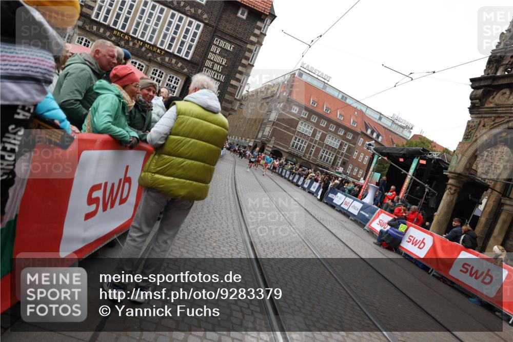 05.10.2025 - 20. swb-Marathon Bremen Yannick Fuchs http://msf.ph/oto/9283379 05.10.2025 13:00:10 Ziel 40, 689, 2186, 8351 meine-sportfotos.de