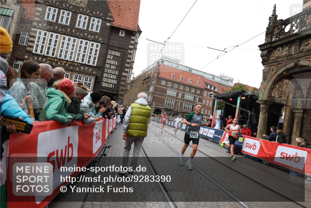 05.10.2025 - 20. swb-Marathon Bremen Yannick Fuchs http://msf.ph/oto/9283390 05.10.2025 13:00:15 Ziel 198, 689, 2186, 4422, 6996, 8030 meine-sportfotos.de