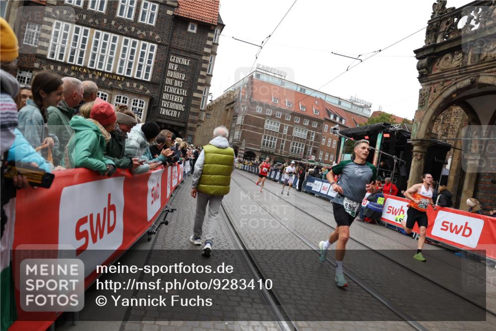 05.10.2025 - 20. swb-Marathon Bremen Yannick Fuchs http://msf.ph/oto/9283410 05.10.2025 13:00:15 Ziel 198, 689, 2186, 4422, 6996, 8030 meine-sportfotos.de