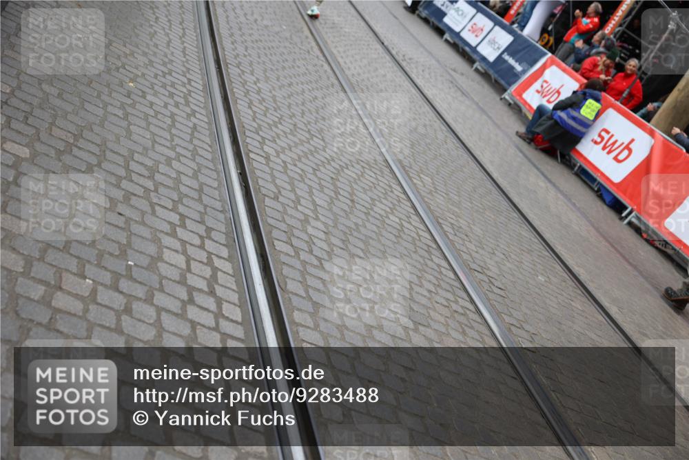 05.10.2025 - 20. swb-Marathon Bremen Yannick Fuchs http://msf.ph/oto/9283488 05.10.2025 13:00:19 Ziel 198, 1812, 2064, 4422, 6996, 8030 meine-sportfotos.de
