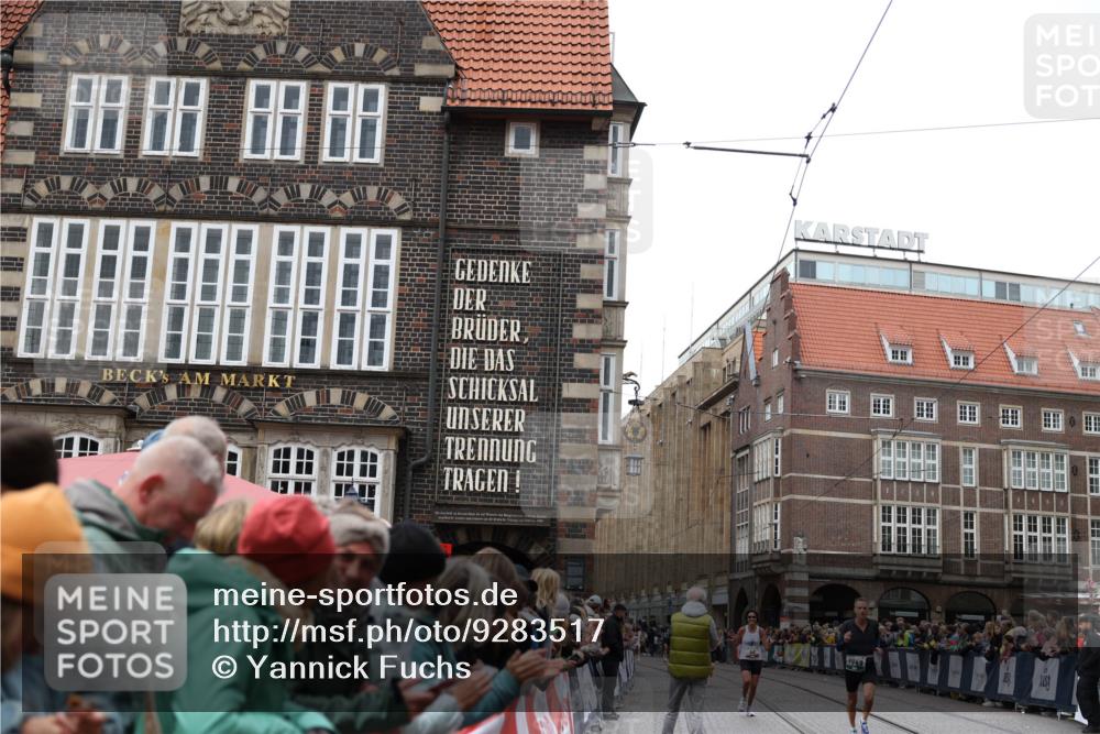 05.10.2025 - 20. swb-Marathon Bremen Yannick Fuchs http://msf.ph/oto/9283517 05.10.2025 13:00:32 Ziel 241, 1615, 2118, 2169, 6633, 7498 meine-sportfotos.de