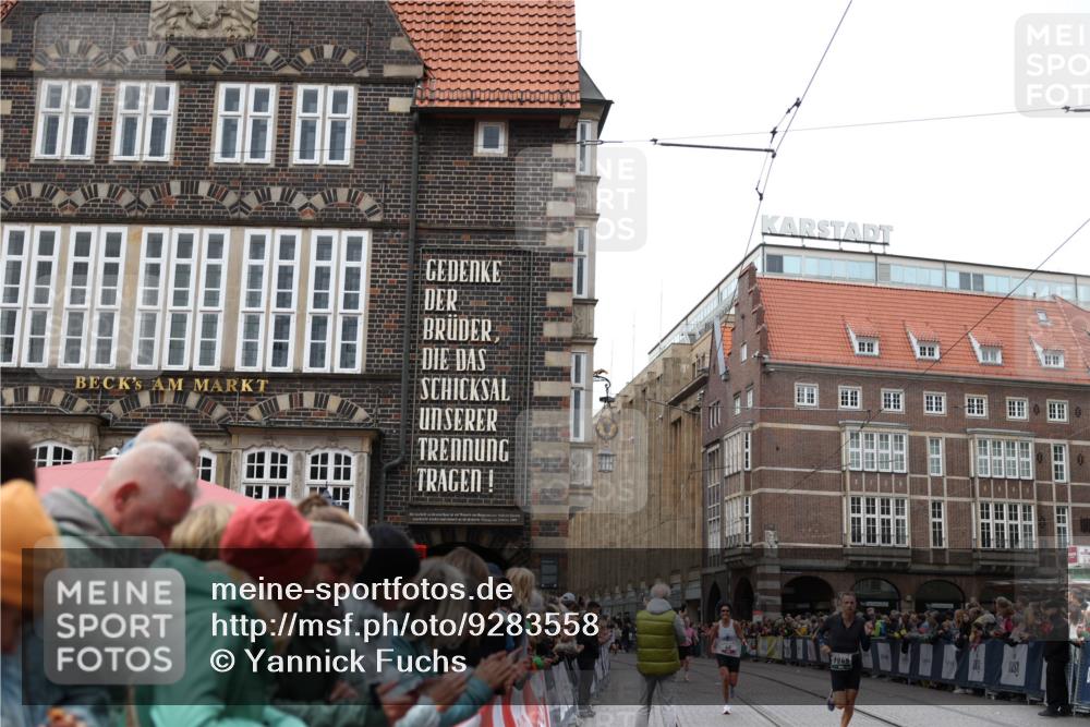 05.10.2025 - 20. swb-Marathon Bremen Yannick Fuchs http://msf.ph/oto/9283558 05.10.2025 13:00:32 Ziel 241, 1615, 2118, 2169, 6633, 7498 meine-sportfotos.de