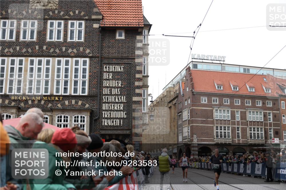 05.10.2025 - 20. swb-Marathon Bremen Yannick Fuchs http://msf.ph/oto/9283583 05.10.2025 13:00:32 Ziel 241, 1615, 2118, 2169, 6633, 7498 meine-sportfotos.de