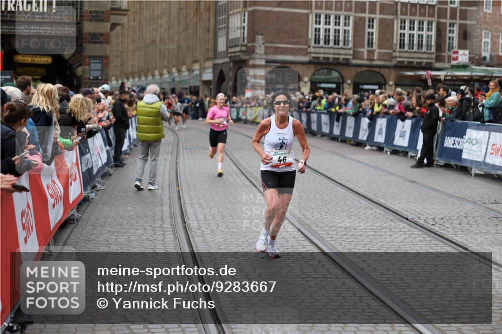 05.10.2025 - 20. swb-Marathon Bremen Yannick Fuchs http://msf.ph/oto/9283667 05.10.2025 13:00:36 Ziel 46, 6633, 7949 meine-sportfotos.de