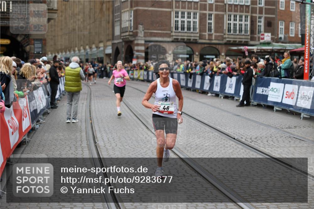 05.10.2025 - 20. swb-Marathon Bremen Yannick Fuchs http://msf.ph/oto/9283677 05.10.2025 13:00:36 Ziel 46, 6633, 7949 meine-sportfotos.de