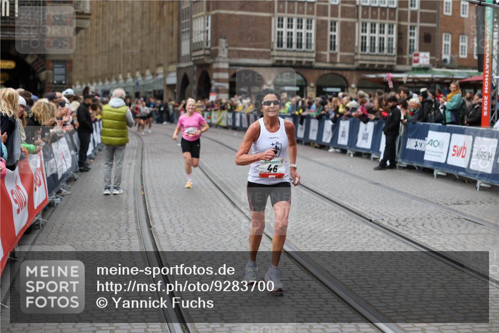 05.10.2025 - 20. swb-Marathon Bremen Yannick Fuchs http://msf.ph/oto/9283700 05.10.2025 13:00:36 Ziel 46, 6633, 7949 meine-sportfotos.de