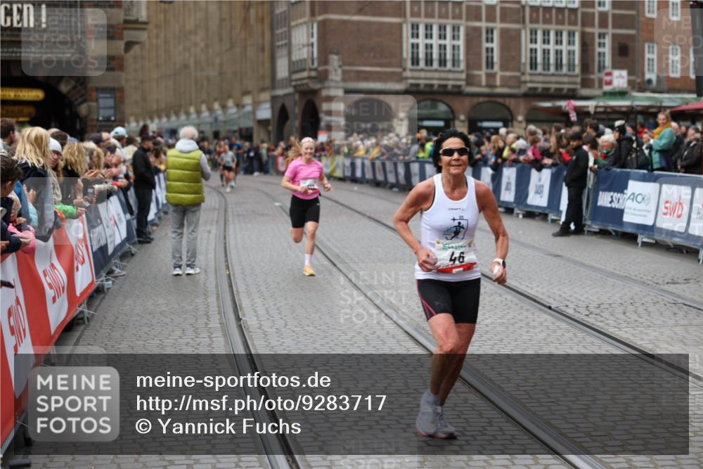 05.10.2025 - 20. swb-Marathon Bremen Yannick Fuchs http://msf.ph/oto/9283717 05.10.2025 13:00:36 Ziel 46, 6633, 7949 meine-sportfotos.de