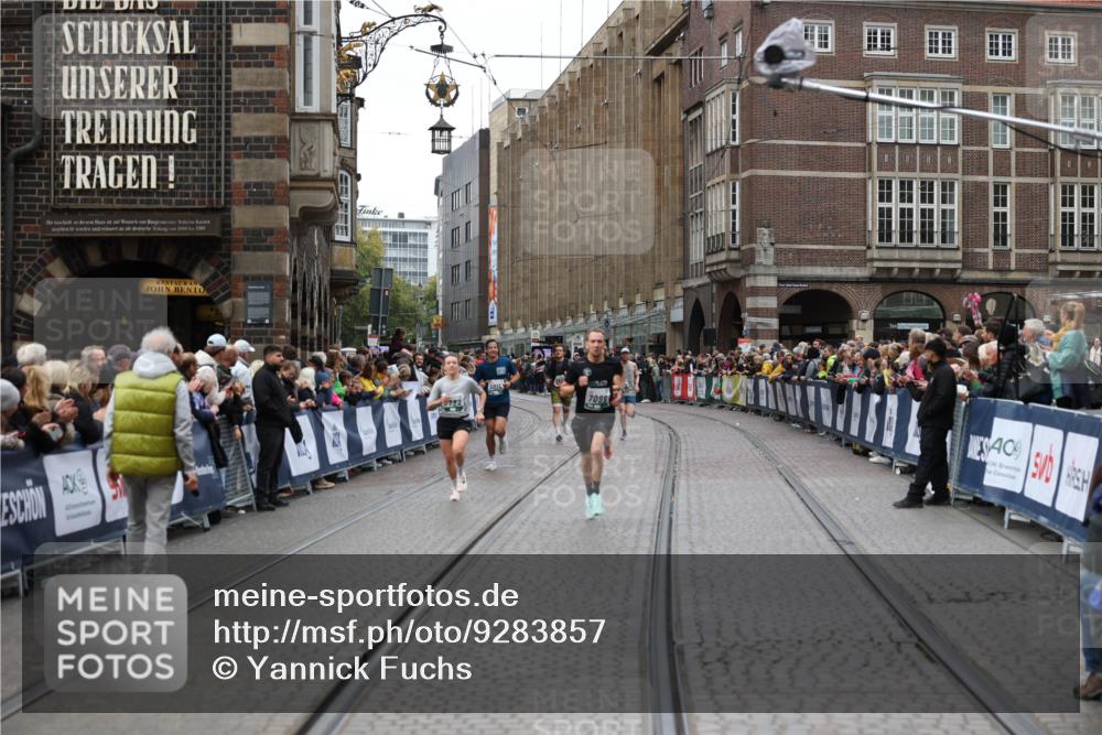 05.10.2025 - 20. swb-Marathon Bremen Yannick Fuchs http://msf.ph/oto/9283857 05.10.2025 13:00:42 Ziel 46, 1612, 7949 meine-sportfotos.de