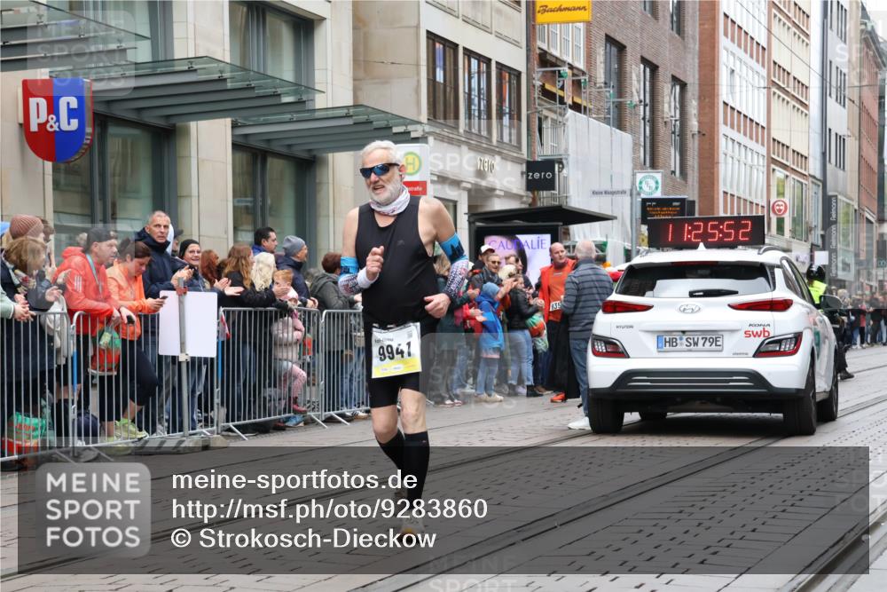 05.10.2025 - 20. swb-Marathon Bremen Strokosch-Dieckow http://msf.ph/oto/9283860 05.10.2025 11:25:52 Ziel 9352, 10144, 10373, 11326, 9352, 10144, 10373, 11326 meine-sportfotos.de