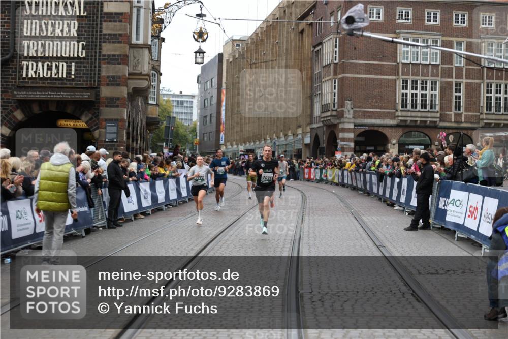 05.10.2025 - 20. swb-Marathon Bremen Yannick Fuchs http://msf.ph/oto/9283869 05.10.2025 13:00:42 Ziel 46, 1612, 7949 meine-sportfotos.de