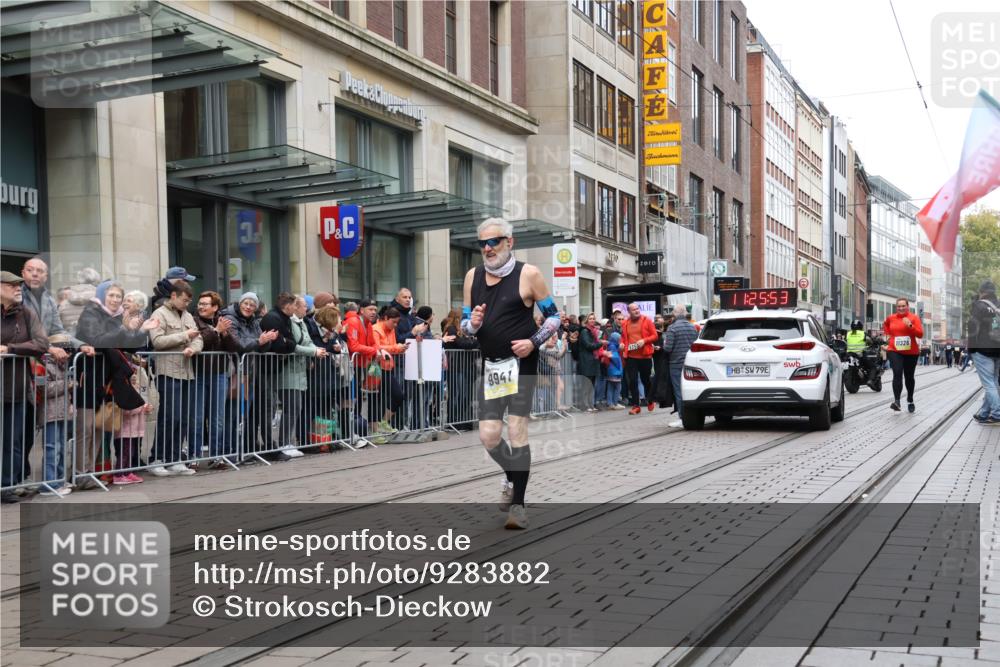 05.10.2025 - 20. swb-Marathon Bremen Strokosch-Dieckow http://msf.ph/oto/9283882 05.10.2025 11:25:53 Ziel 9352, 10144, 10373, 11326, 9352, 10144, 10373, 11326 meine-sportfotos.de