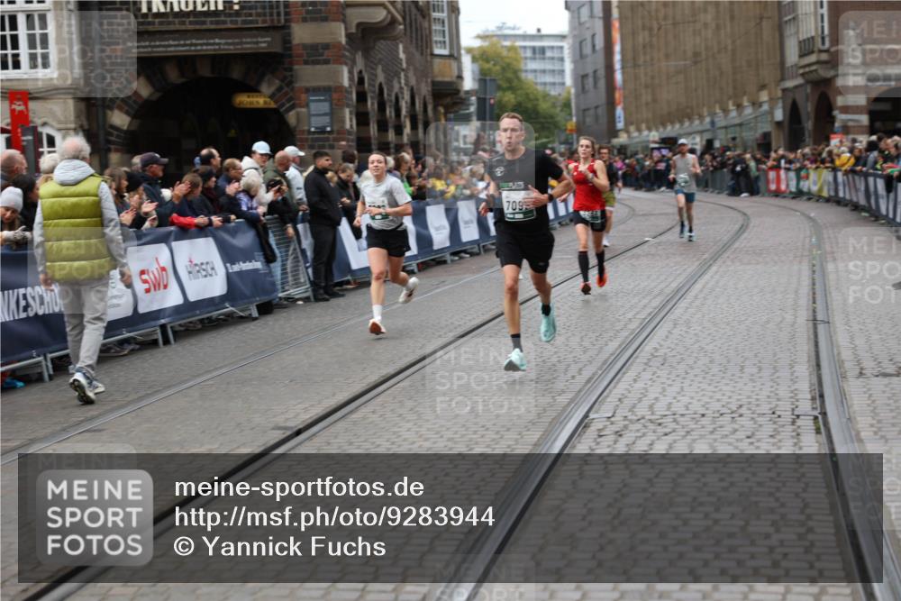 05.10.2025 - 20. swb-Marathon Bremen Yannick Fuchs http://msf.ph/oto/9283944 05.10.2025 13:00:43 Ziel 46, 1612, 7099, 7949 meine-sportfotos.de