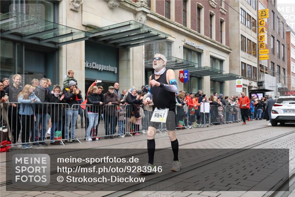 05.10.2025 - 20. swb-Marathon Bremen Strokosch-Dieckow http://msf.ph/oto/9283946 05.10.2025 11:25:54 Ziel 9352, 10144, 10373, 11326, 9352, 10144, 10373, 11326 meine-sportfotos.de