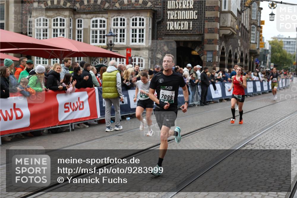 05.10.2025 - 20. swb-Marathon Bremen Yannick Fuchs http://msf.ph/oto/9283999 05.10.2025 13:00:44 Ziel 46, 1612, 3982, 7099 meine-sportfotos.de