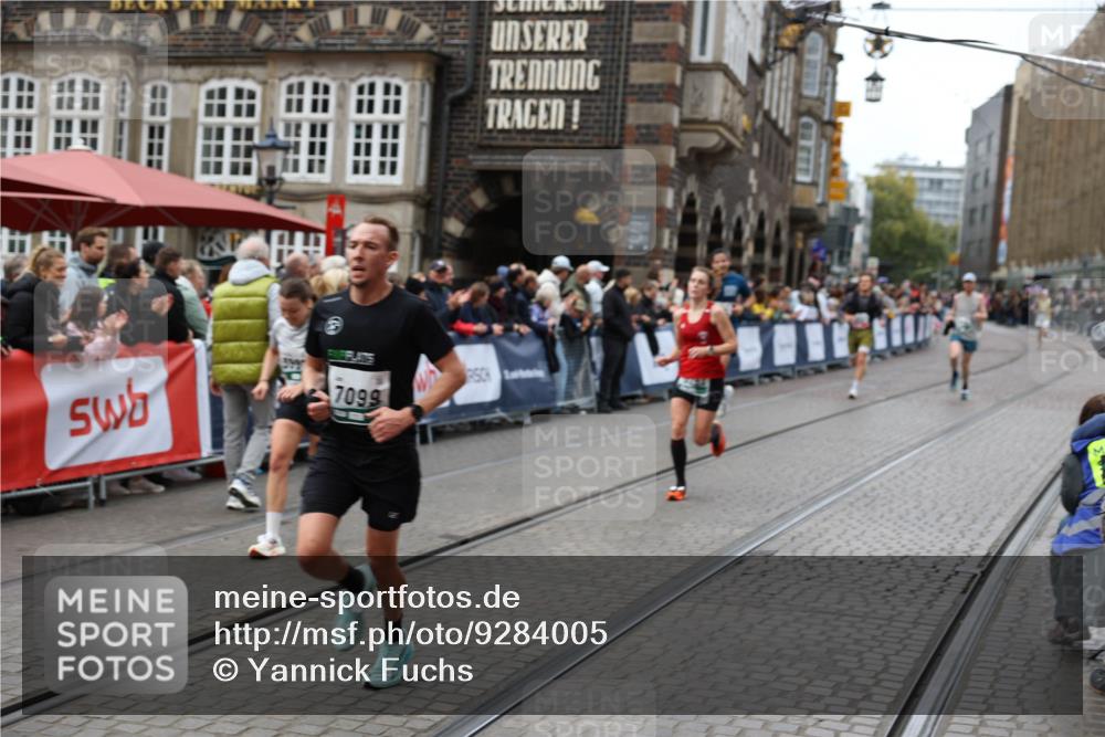 05.10.2025 - 20. swb-Marathon Bremen Yannick Fuchs http://msf.ph/oto/9284005 05.10.2025 13:00:44 Ziel 46, 1612, 3982, 7099 meine-sportfotos.de