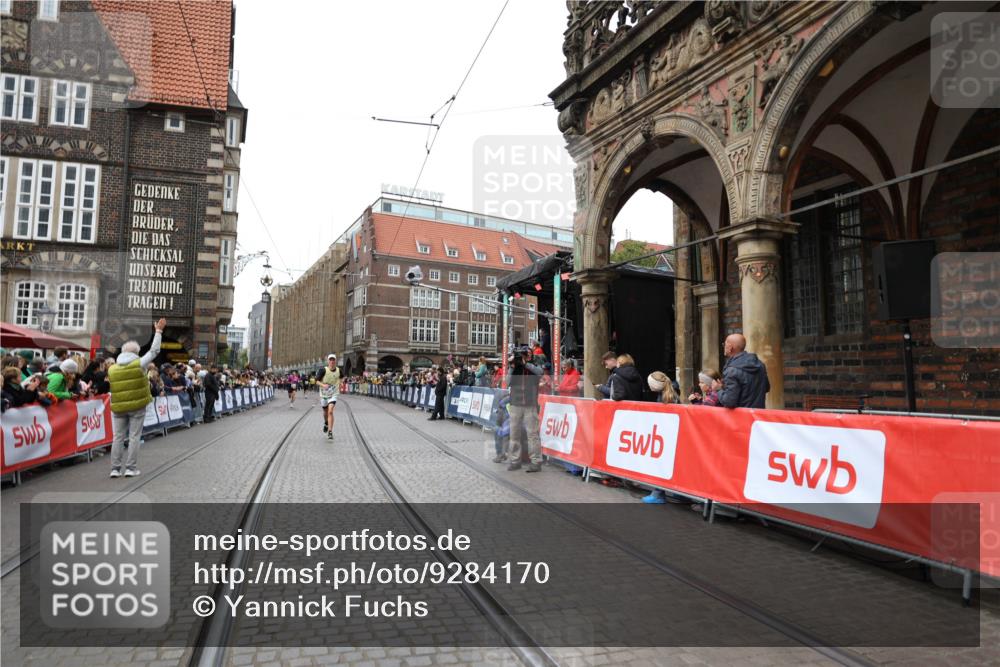 05.10.2025 - 20. swb-Marathon Bremen Yannick Fuchs http://msf.ph/oto/9284170 05.10.2025 13:00:53 Ziel 965, 3251, 3982, 5014, 7099, 7373 meine-sportfotos.de