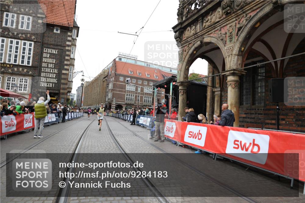 05.10.2025 - 20. swb-Marathon Bremen Yannick Fuchs http://msf.ph/oto/9284183 05.10.2025 13:00:53 Ziel 965, 3251, 3982, 5014, 7099, 7373 meine-sportfotos.de