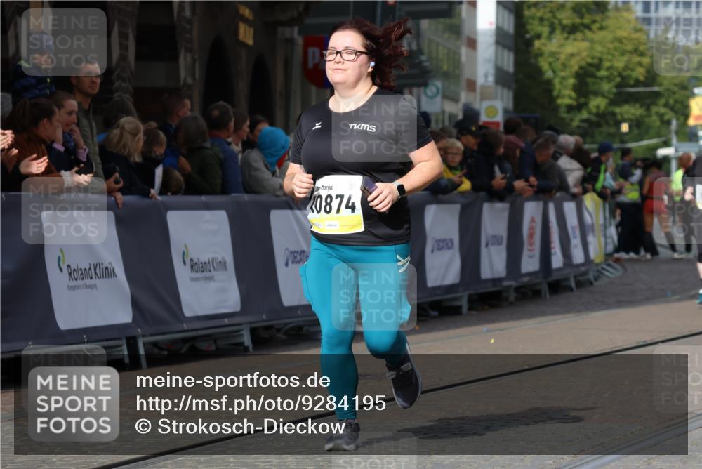 05.10.2025 - 20. swb-Marathon Bremen Strokosch-Dieckow http://msf.ph/oto/9284195 05.10.2025 11:17:09 Ziel 10759, 10874 meine-sportfotos.de