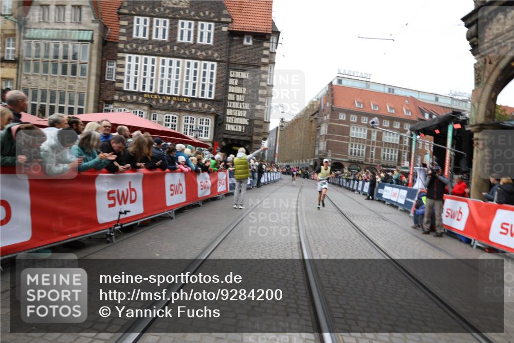 05.10.2025 - 20. swb-Marathon Bremen Yannick Fuchs http://msf.ph/oto/9284200 05.10.2025 13:00:54 Ziel 965, 3251, 3982, 5014, 7373, 9130 meine-sportfotos.de
