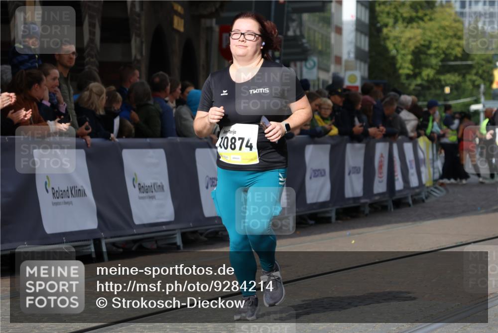 05.10.2025 - 20. swb-Marathon Bremen Strokosch-Dieckow http://msf.ph/oto/9284214 05.10.2025 11:17:09 Ziel 10759, 10874 meine-sportfotos.de