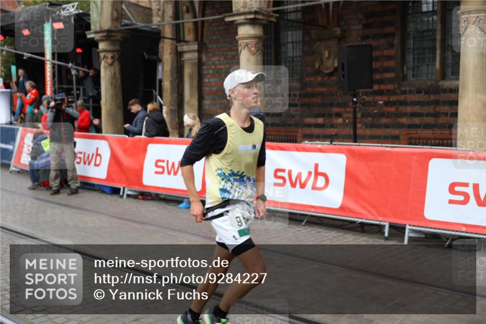 05.10.2025 - 20. swb-Marathon Bremen Yannick Fuchs http://msf.ph/oto/9284227 05.10.2025 13:00:56 Ziel 965, 5014, 7373, 9130 meine-sportfotos.de