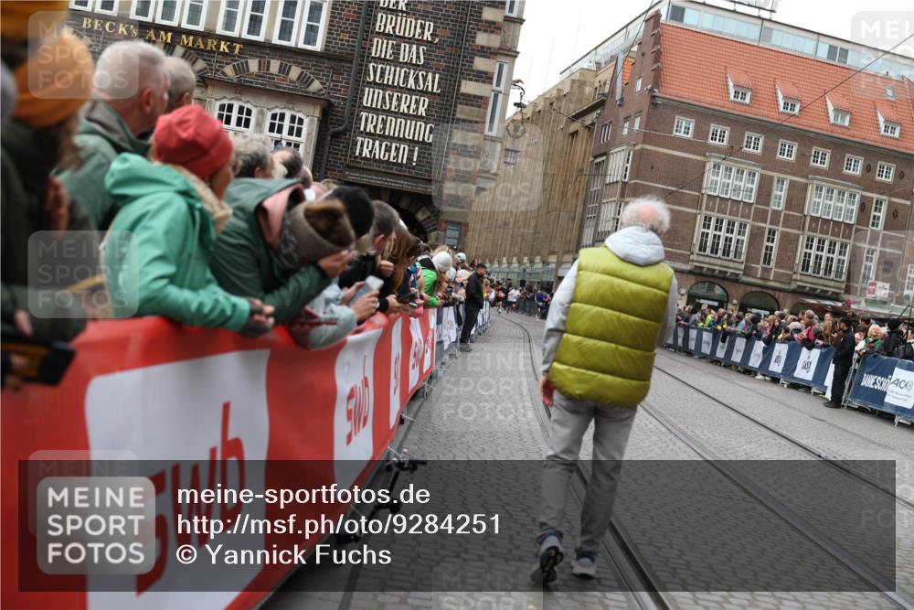 05.10.2025 - 20. swb-Marathon Bremen Yannick Fuchs http://msf.ph/oto/9284251 05.10.2025 13:01:04 Ziel 1645, 9130 meine-sportfotos.de