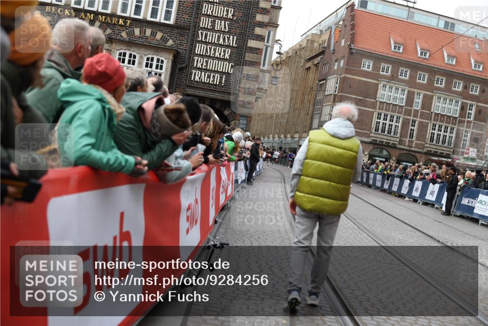 05.10.2025 - 20. swb-Marathon Bremen Yannick Fuchs http://msf.ph/oto/9284256 05.10.2025 13:01:04 Ziel 1645, 9130 meine-sportfotos.de