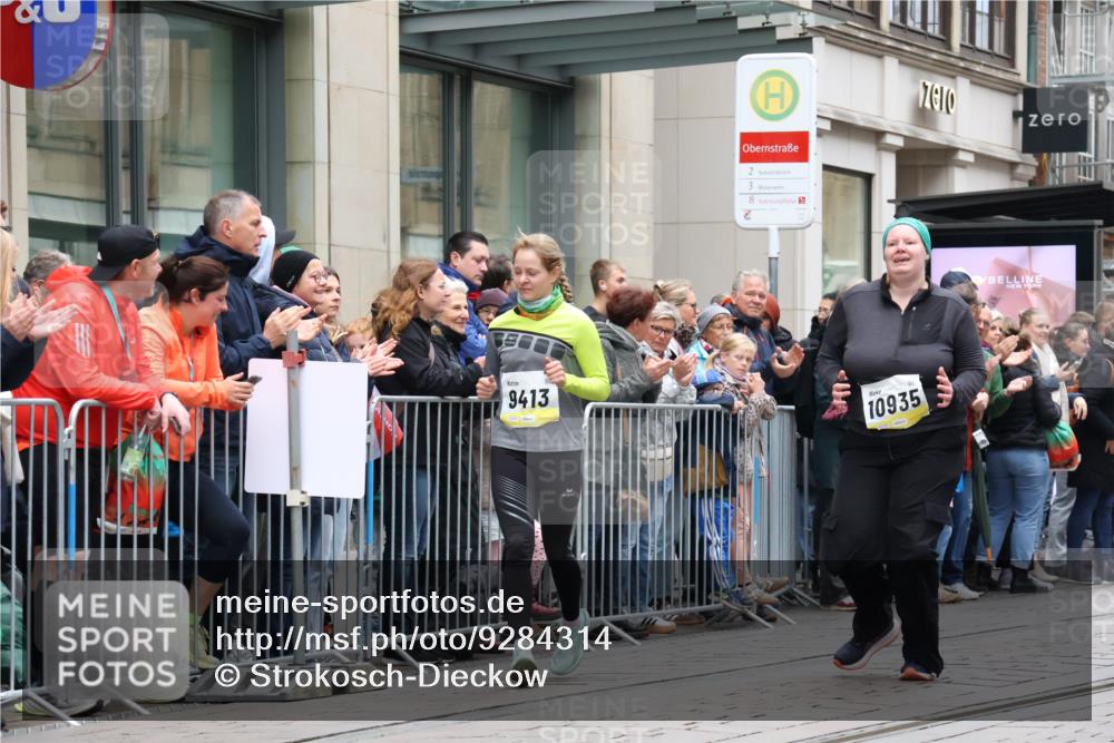 05.10.2025 - 20. swb-Marathon Bremen Strokosch-Dieckow http://msf.ph/oto/9284314 05.10.2025 11:26:57 Ziel  meine-sportfotos.de