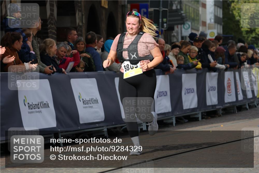 05.10.2025 - 20. swb-Marathon Bremen Strokosch-Dieckow http://msf.ph/oto/9284329 05.10.2025 11:17:25 Ziel 9805 meine-sportfotos.de