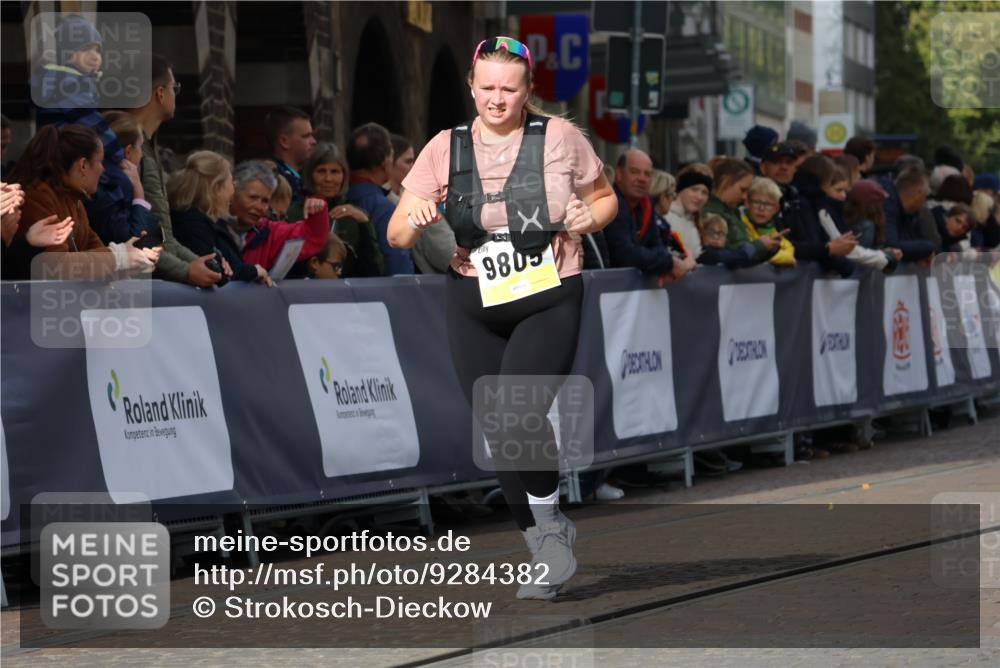 05.10.2025 - 20. swb-Marathon Bremen Strokosch-Dieckow http://msf.ph/oto/9284382 05.10.2025 11:17:25 Ziel 9805 meine-sportfotos.de