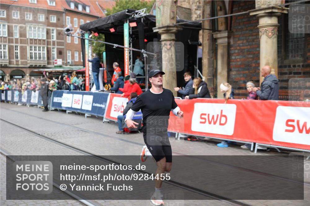 05.10.2025 - 20. swb-Marathon Bremen Yannick Fuchs http://msf.ph/oto/9284455 05.10.2025 13:02:14 Ziel 4988 meine-sportfotos.de