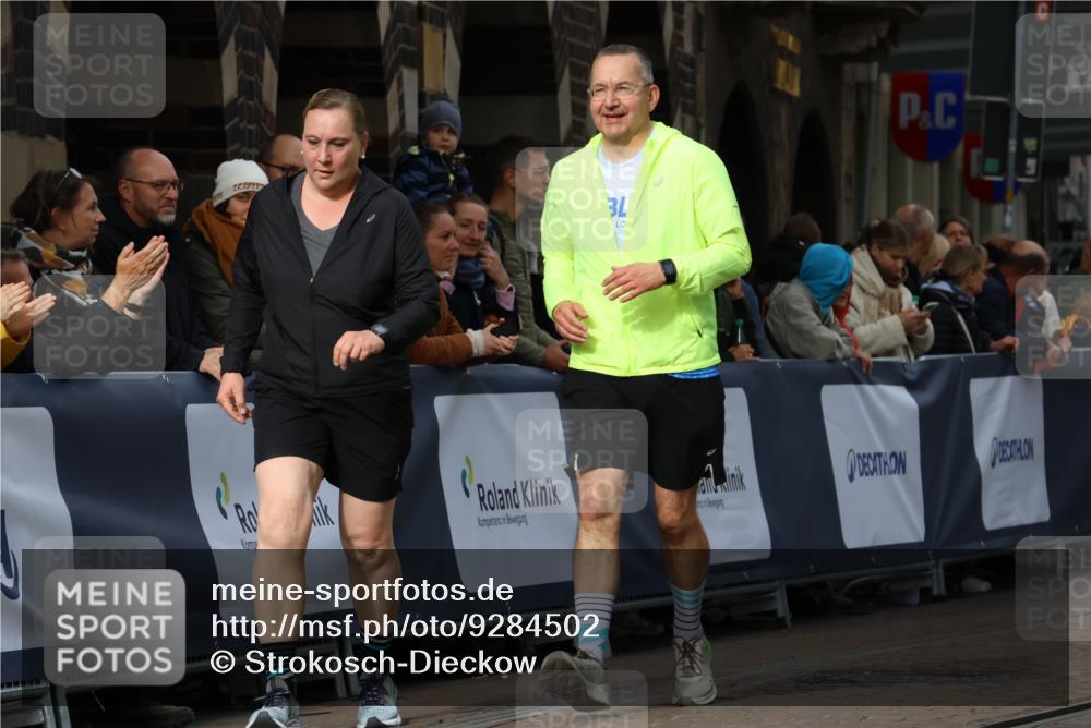 05.10.2025 - 20. swb-Marathon Bremen Strokosch-Dieckow http://msf.ph/oto/9284502 05.10.2025 11:17:37 Ziel 9869, 10312, 10465 meine-sportfotos.de